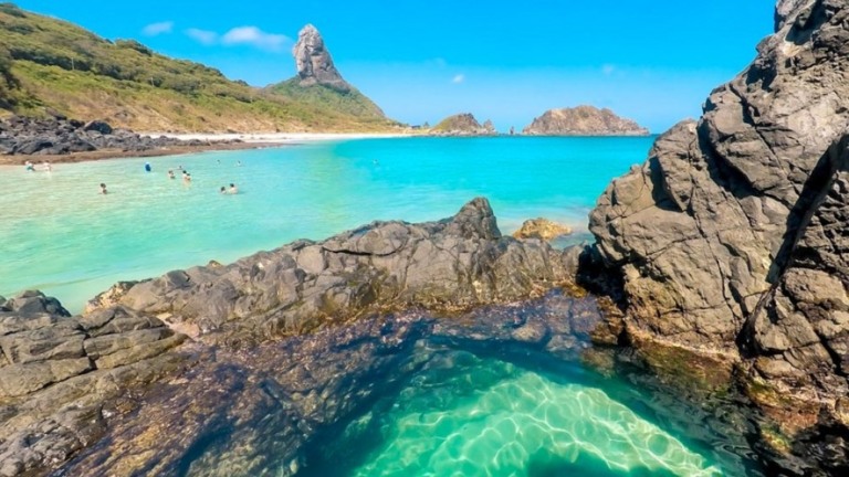 Fernando de Noronha começa a exigir comprovante de vacinação em outubro