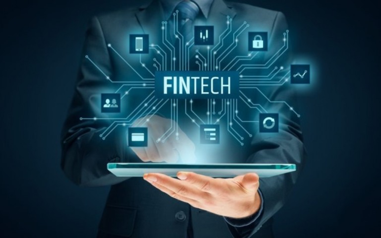 Fintechs x bancos tradicionais: veja as principais vantagens do sistema digital