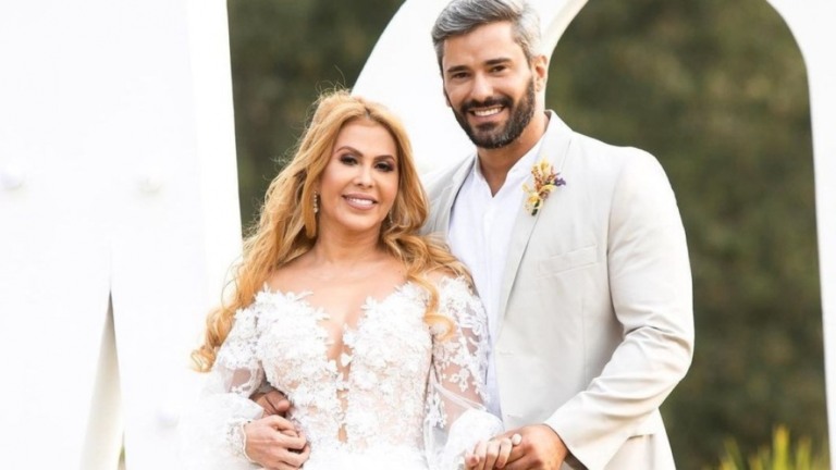 Joelma nega namoro com fazendeiro: "Estou solteira"