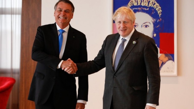 Bolsonaro diz que Boris Johnson quer acordo "emergencial" para venda de alimento