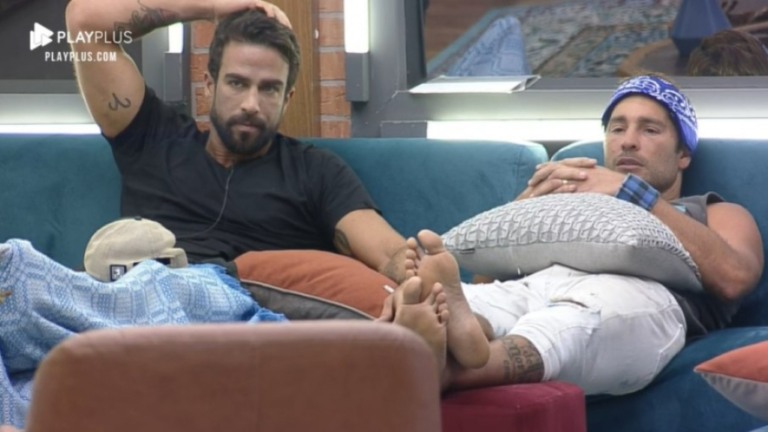 'A Fazenda 13': Erasmo chama Dayane Mello de capeta e Record corta câmera