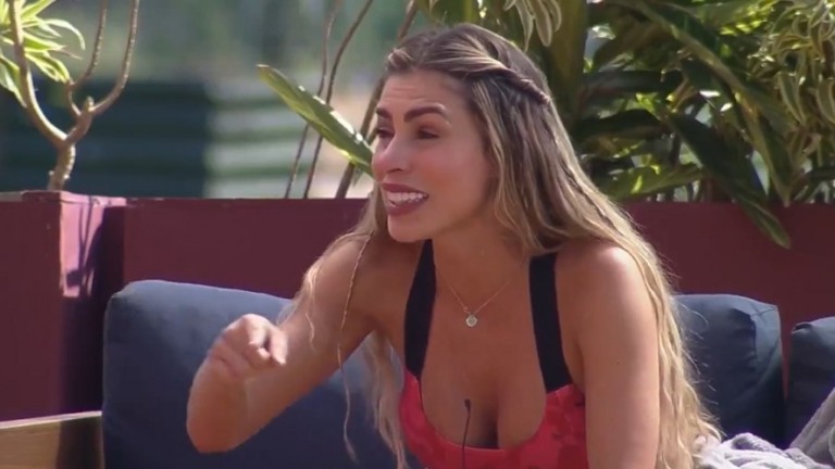 'A Fazenda 13': Erika Schneider diz que Medrado saiu por pressão psicológica