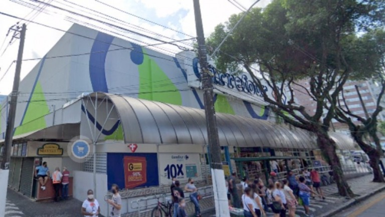 Funcionário do Carrefour é encontrado preso em elevador após cerca de 36 horas