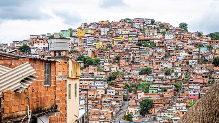 Mais de 50% de moradores de comunidades do Rio perderam emprego na pandemia