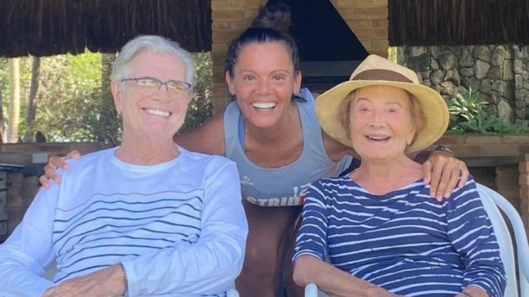 Nora de Tarcísio Meira fala de sonho com o sogro: "Ele estava lindo, iluminado"