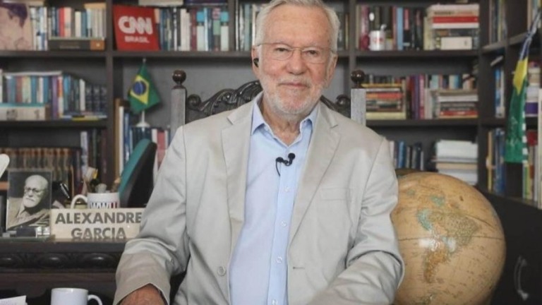 Após demissão, Alexandre Garcia negocia com Jovem Pan