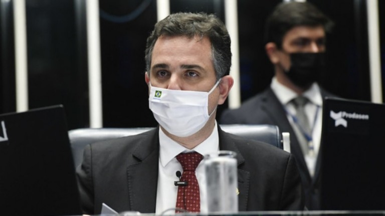 Pacheco estuda viabilizar novo Bolsa Família sem depender de reforma do IR