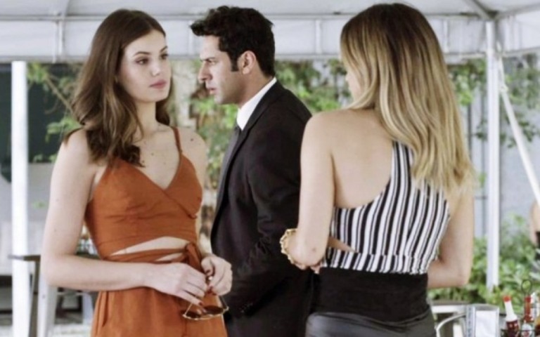 "Pega Pega": Sandra Helena revela segredo de Eric para Luiza