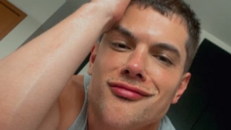 Ex-ator de Malhação é estagiário de Psicologia e tem conta no OnlyFans