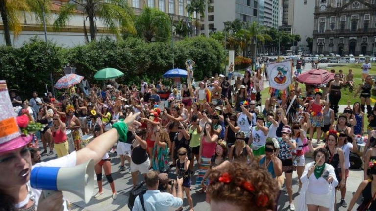 Sanitarista diz que não existe possibilidade de Carnaval de rua em 2022