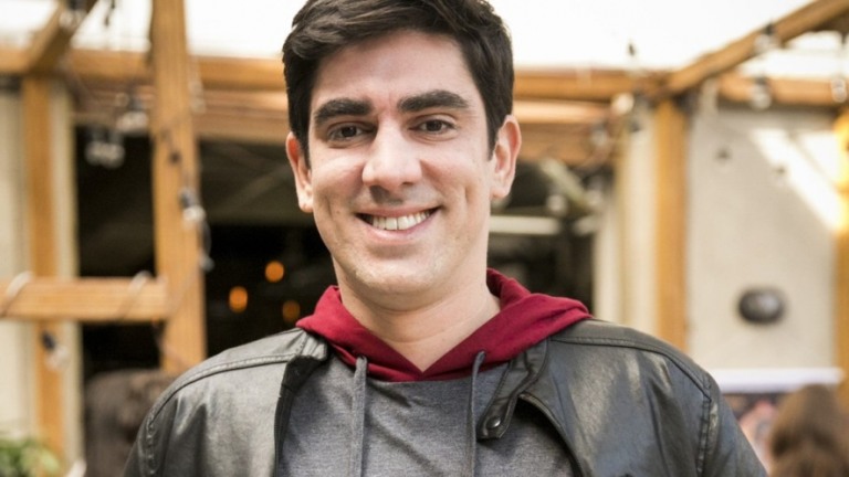 "Caiu o zap zap do meu povo", Marcelo Adnet faz samba para queda de WhatsApp
