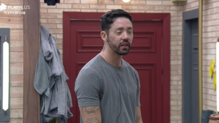 'A Fazenda 13': Rico Melquíades provoca Bil Araújo ao imitar Karol Conká