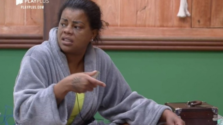 'A Fazenda 13': "Deixa de ser louca", diz Tati para Erika Schneider