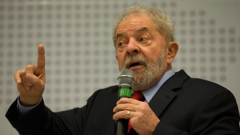 Celulares são confiscados em encontro de parlamentares com Lula