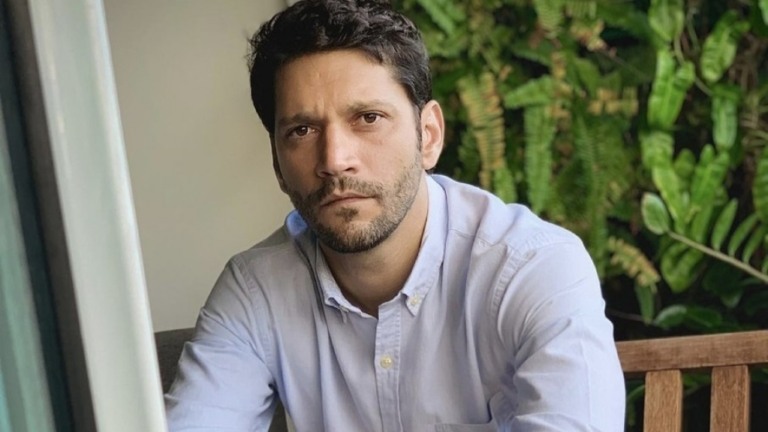 "Trabalho tão especial pra mim", diz Armando Babaioff após término de 'Ti-Ti-Ti'