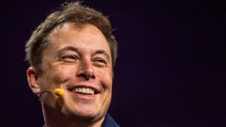 Tesla, de Elon Musk, precisa pagar R$ 747 milhões a ex-empregado por racismo
