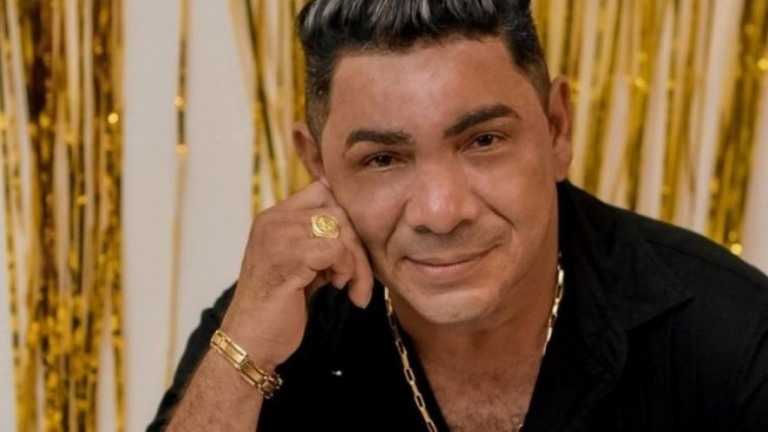 Cantor que ganhou na loteria 2 vezes comprou casa, joias e se livrou das drogas