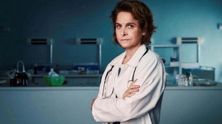 Drica Moraes sofre acidente e leva pontos em gravação de série da Globo