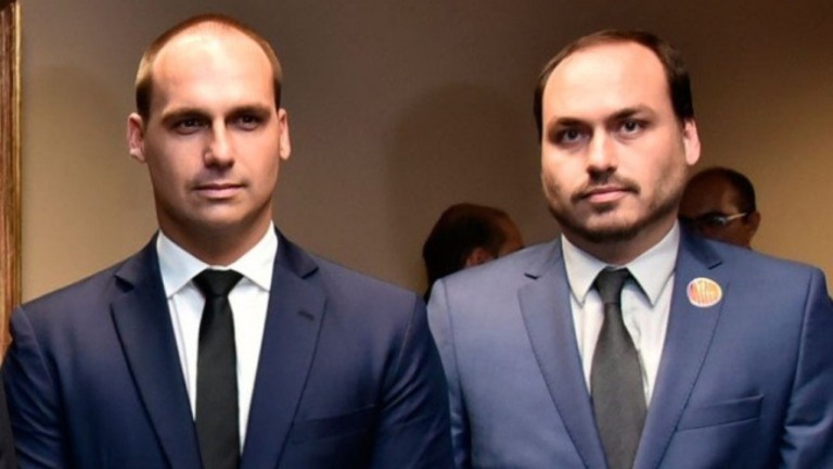CPI da Covid considera indiciar Eduardo e Carlos Bolsonaro