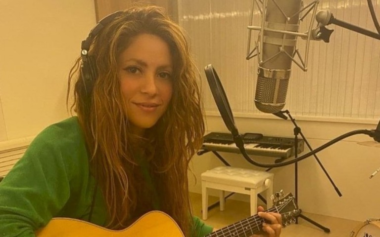 Shakira relembra período difícil em sua vida: "Eu chorei todos os dias"