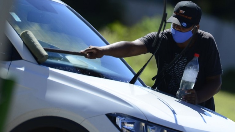 Máscaras continuam obrigatórias em SP, diz coordenador do comitê científico