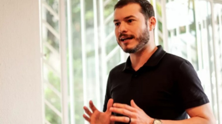 Presidente do PSOL critica fusão de PSL e DEM: "Não tem como sair coisa boa"