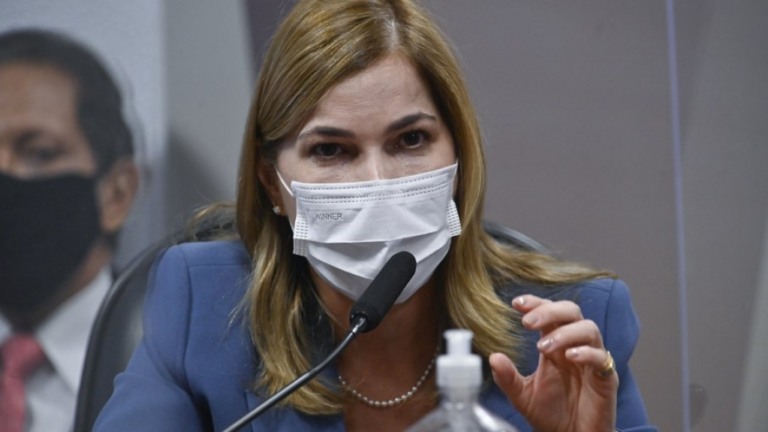 'Capitã Cloroquina' acusa chefe de gabinete de Queiroga por ameaça, diz rádio
