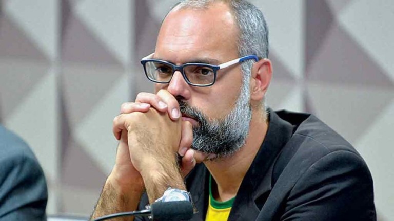 PF faz busca e apreensão contra estagiária suspeita de ser "infiltrada" no STF