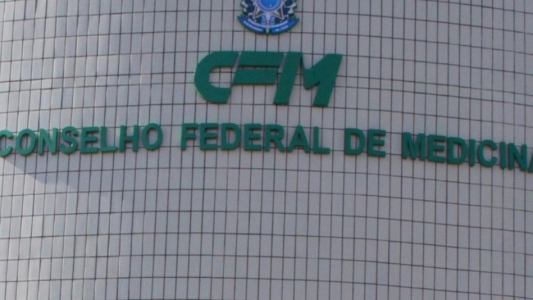 Vice-presidente do CFM respaldou prescrição do 'kit-covid'; MPF investiga o caso