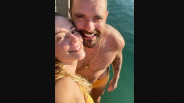Paolla Oliveira compartilha primeira foto com Diogo Nogueira