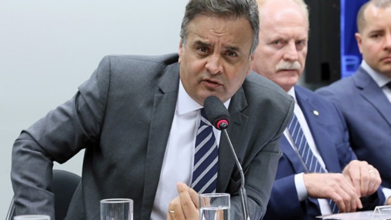 Aécio diz que PSDB vai se tornar "partido nanico" com candidatura de Doria