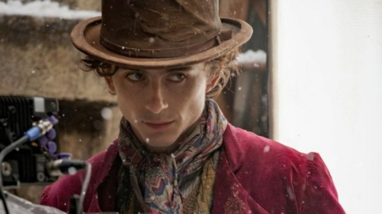 Timothée Chalamet divulga primeira foto como Willy Wonka no novo filme