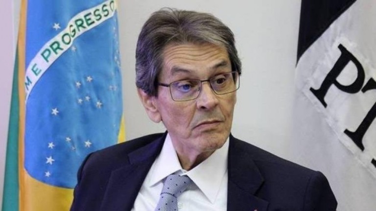 PTB afasta tesoureiro acusado de fraude por Roberto Jefferson