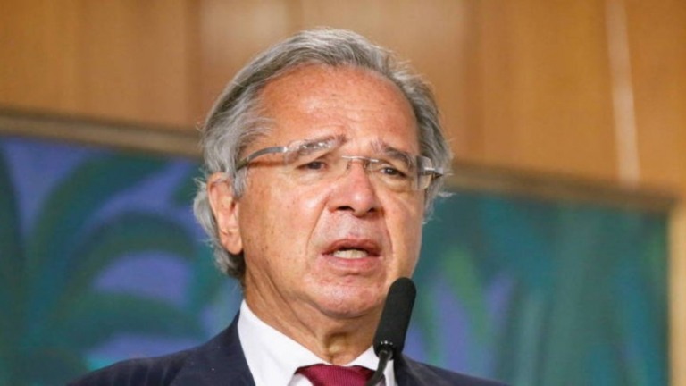Dinheiro de Guedes em offshore é equivalente ao que sobrou para CNPq