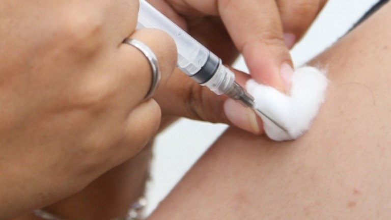Covid-19: 105 mil idosos ainda não tomaram dose de reforço da vacina