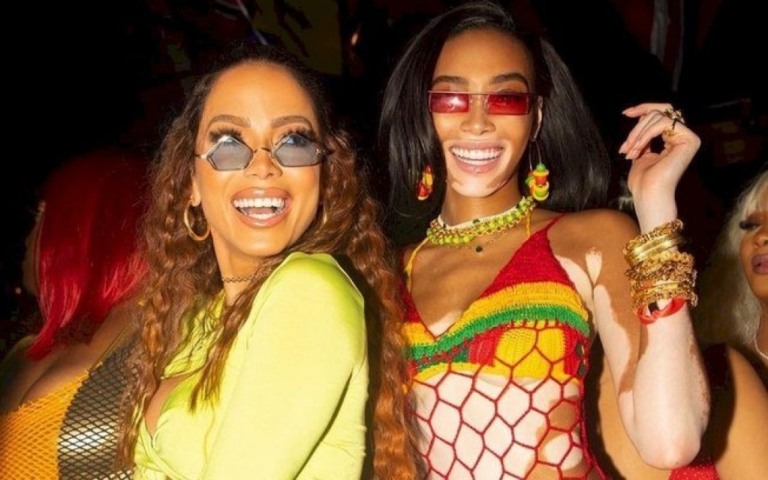 Anitta marca presença em festa de aniversário de Cardi B em Los Angeles