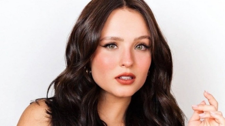 Larissa Manoela abre o jogo sobre vida amorosa: 'Muito bem solteira'