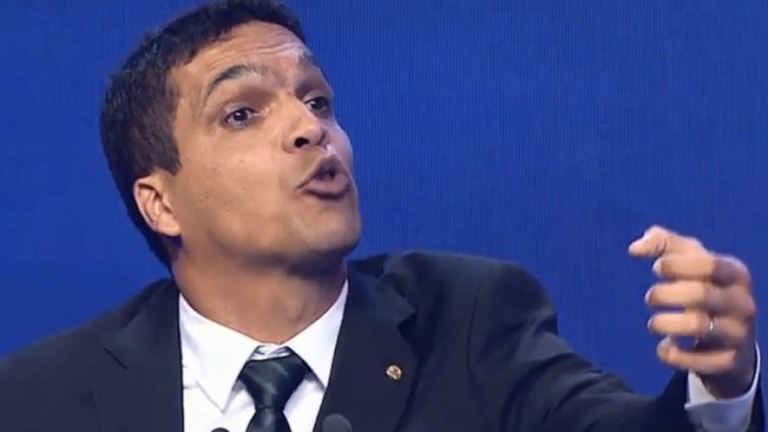 Daciolo chama partidos políticos de 'quadrilhas' e ataca empresário Luciano Hang