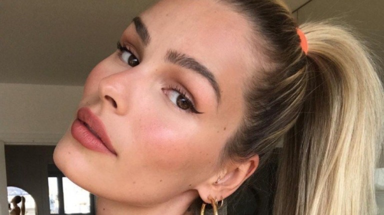 Yasmin Brunet nega existência de vídeo íntimo após polêmica com mãe de Medina