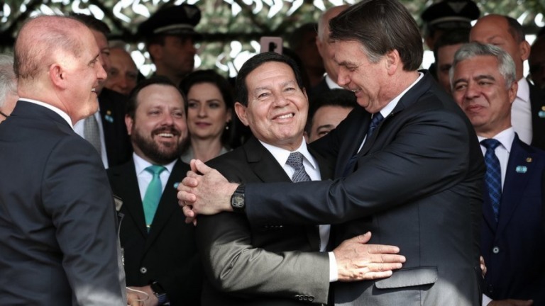 TSE libera para julgamento ações que pedem cassação da chapa Bolsonaro-Mourão