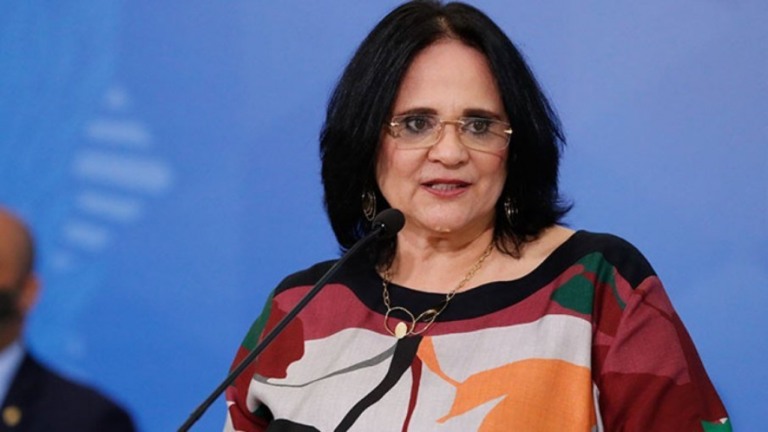 Ministério Público abre inquérito contra Damares por baixa execução do orçamento