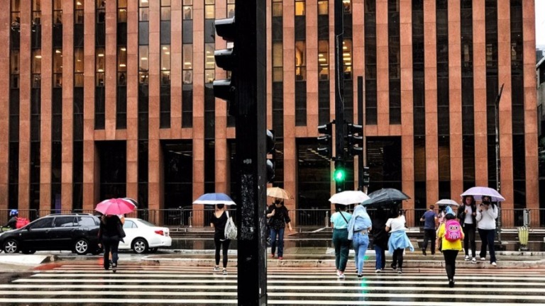 Tempo frio e chuvoso permanece nesta segunda-feira em São Paulo