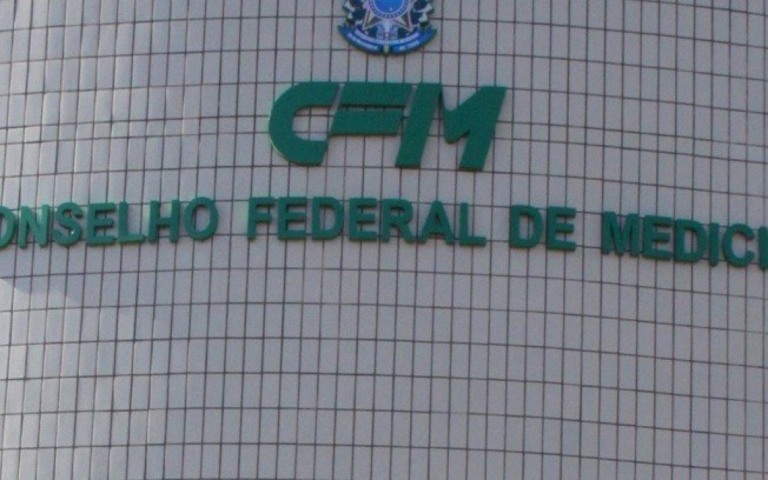 Presidente do CFM pediu ao órgão para usar cloroquina em pacientes com Covid