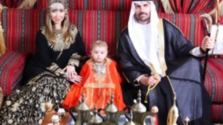 Esposa de Eduardo Bolsonaro defende viagem da família a Dubai: "Custo zero"