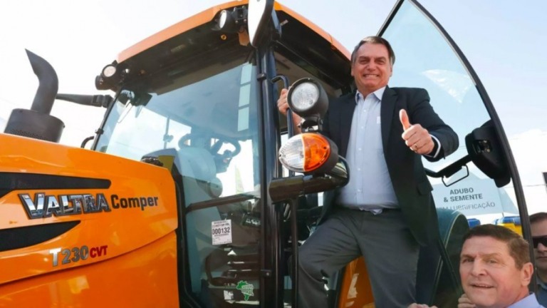 Via decreto, Bolsonaro altera Lei dos Agrotóxicos e flexibiliza aprovação