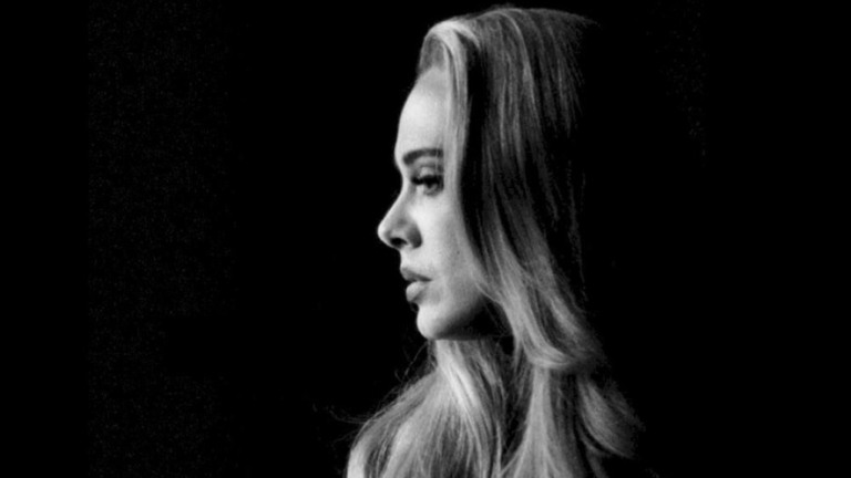 Adele revela que teve crise de ansiedade após divórcio