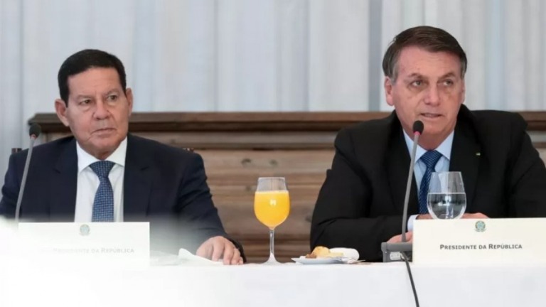 TSE marca julgamento que pode levar à cassação da chapa Bolsonaro-Mourão