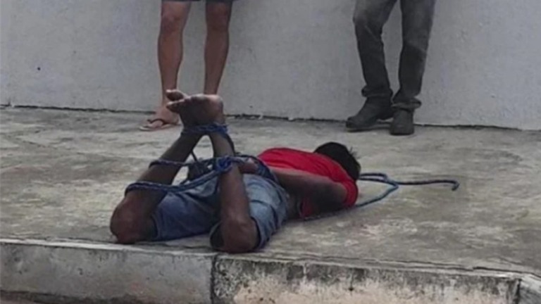 Homem é amarrado por moradores ao tentar furtar fios elétricos de casa em RR
