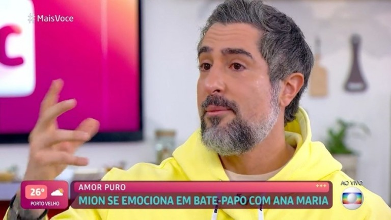 Marcos Mion chora no 'Mais Você': "Vim para comer e estou todo emocionado"