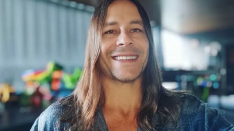 Theo Becker dá conselho a atores da Globo: "Jamais aceitem ir para a Record"